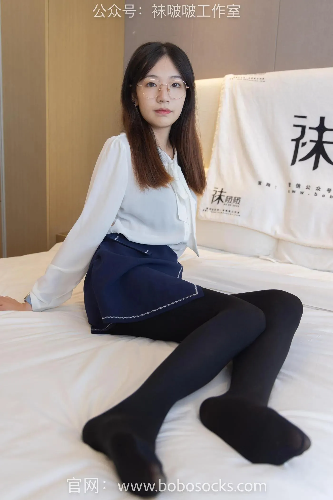[BoBoSocks袜啵啵]NO.114 小甜豆-高跟鞋、帆布鞋、肉丝、厚黑丝 [175P]插图